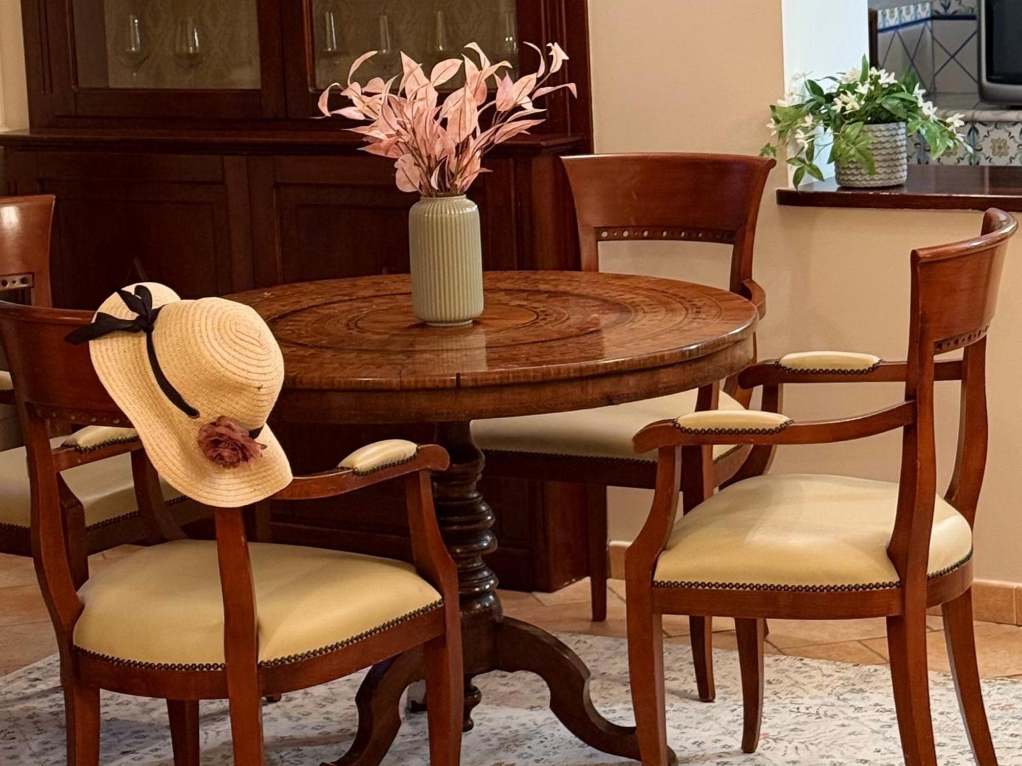 Donna Rosa - Your In Apartment