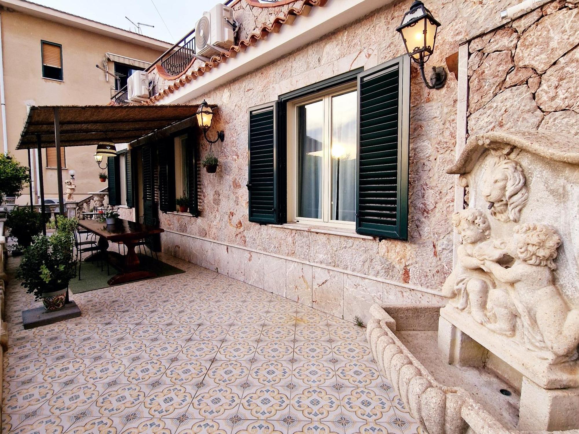 Apartment Donna Rosa - Your In Taormina