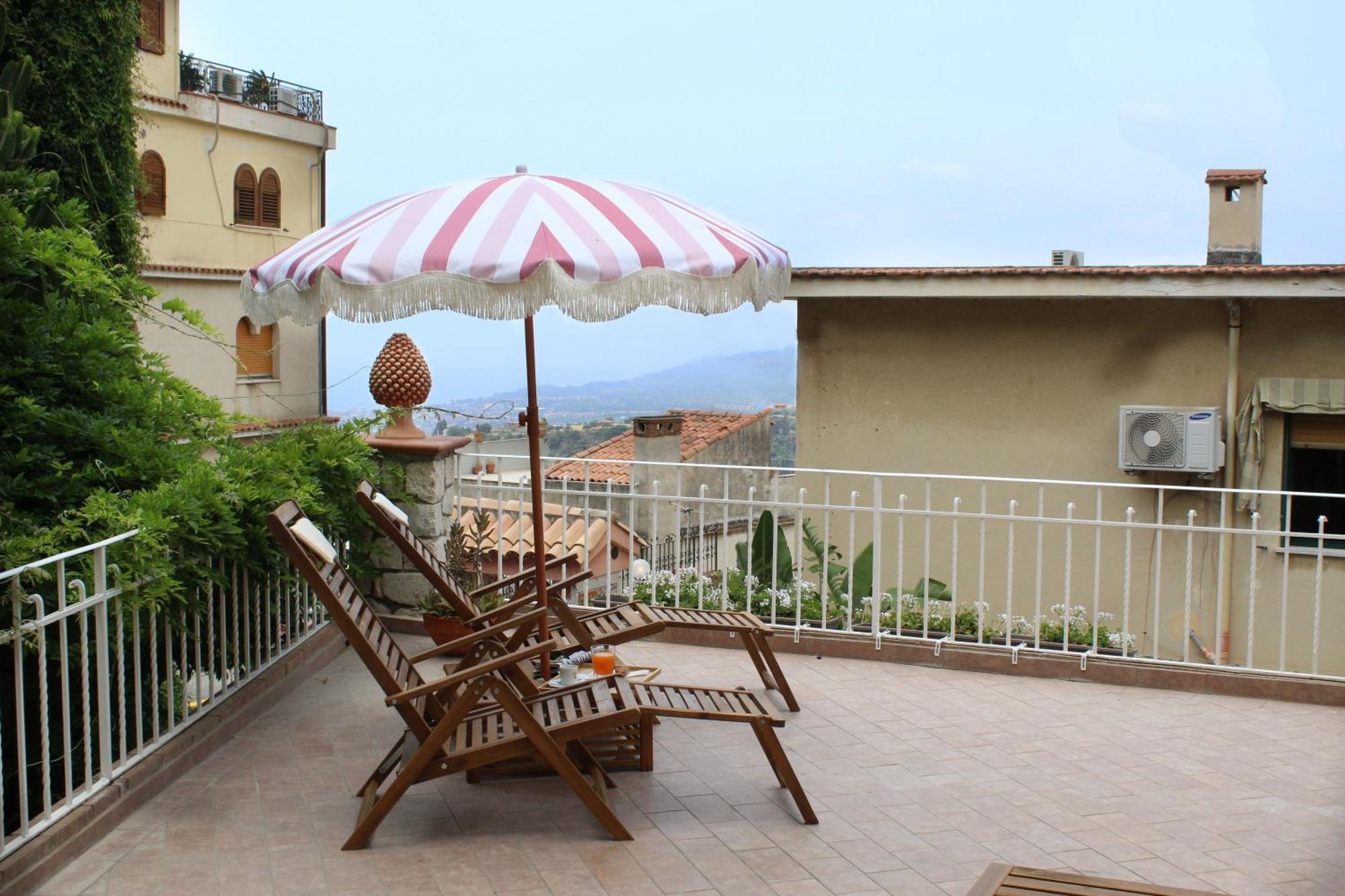 Donna Rosa - Your In Apartment Taormina