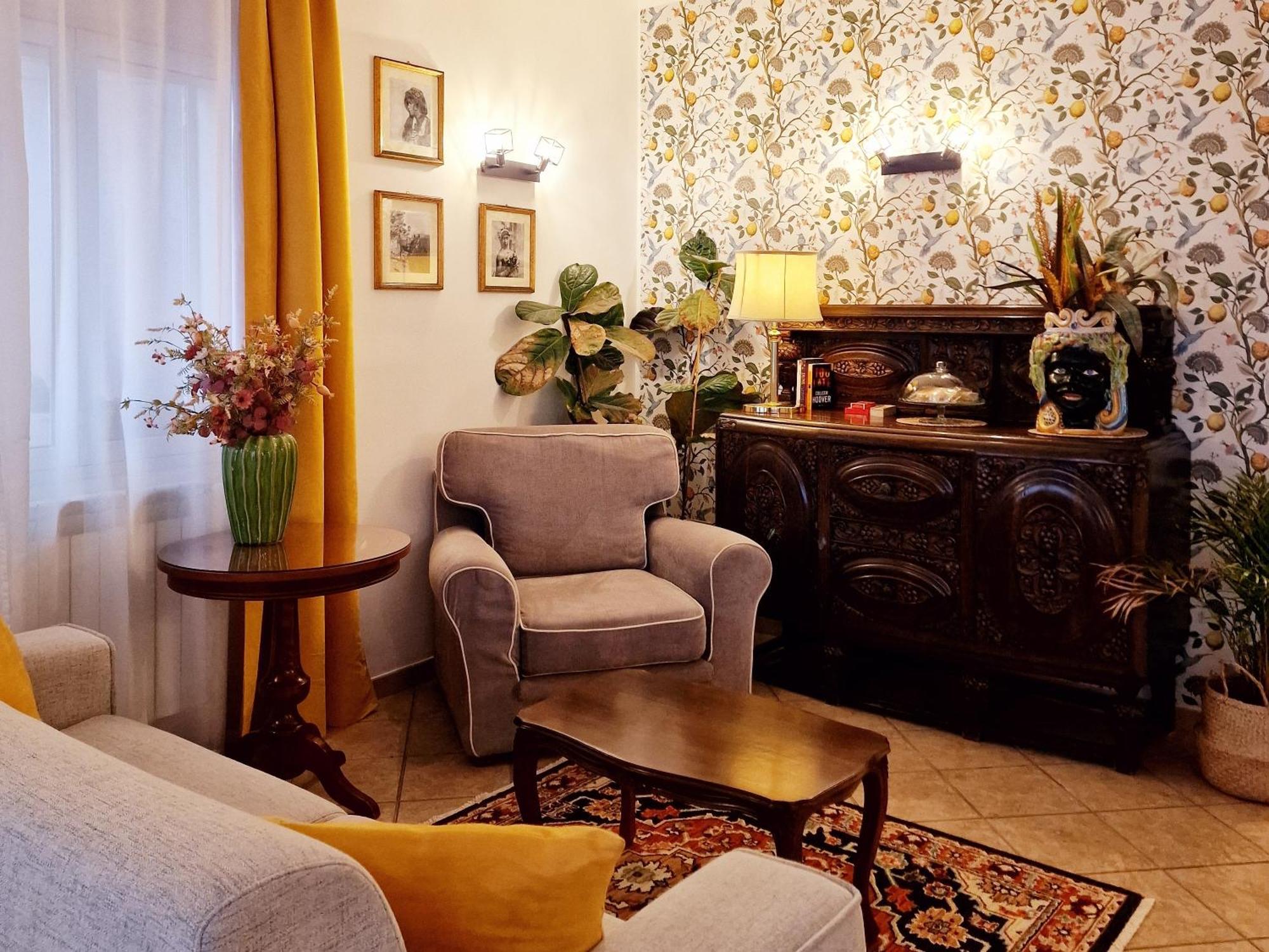 Donna Rosa - Your In Apartment